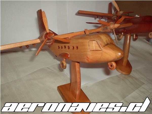 Maqueta avión CASA 212 en madera